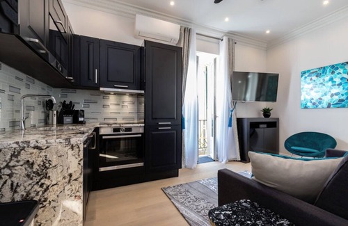 Old Town Apartment | STYLISH, 2 BALCONIES, RENOVATED ON RUE ROSSETTI OLD TOWN 2BR/2BA