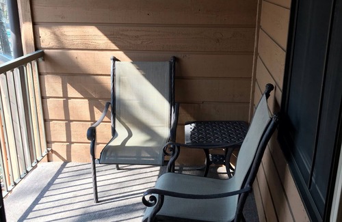 Egg Harbor Condo | Stylish 2 bdrm 2 ba recently remodeled with many amenities for you to enjoy!