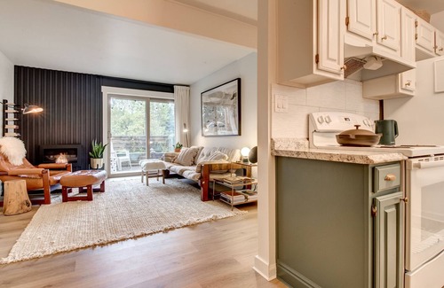 Avon Condo | Stylish 2 bed/2 bath near base of Beaver Creek. TOA Sales tax License #015810