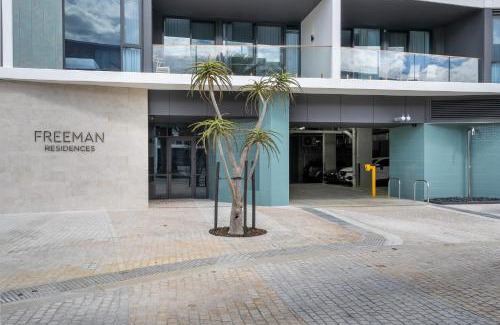 North Fremantle Apartment | Stylish 2-Bed Apartment with Rooftop BBQ Access