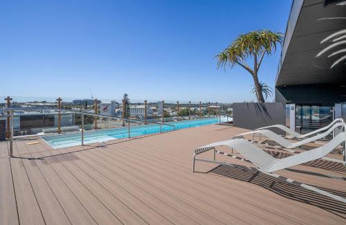 North Fremantle Apartment | Stylish 2-Bed Apartment with Rooftop BBQ Access
