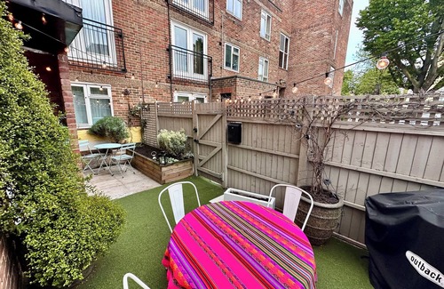 Weavers Apartment | Stylish 2 bed apartment in prime East London location