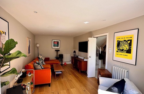 Weavers Apartment | Stylish 2 bed apartment in prime East London location