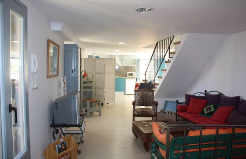 Ceret Apartment | Stylish 2 bed apartment in the heart of Céret Old Town