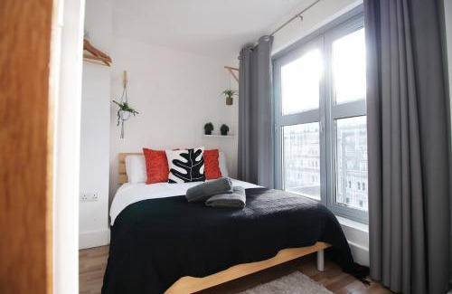 Castle Quarter Apartment | Stylish 2 Bed Flat in HEART of Cardiff City Centre