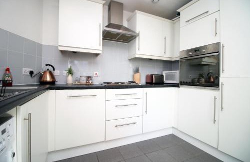 Castle Quarter Apartment | Stylish 2 Bed Flat in HEART of Cardiff City Centre