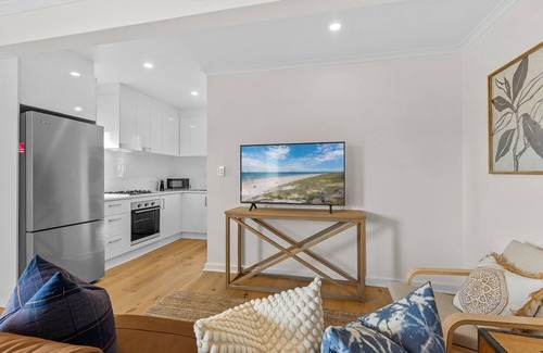 Henley Beach Apartment | Stylish 2-Bed Home Steps from Henley Beach