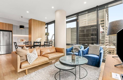 Sydney Central Business District Apartment | Stylish 2 Bed in Central CBD with Pool and Gym