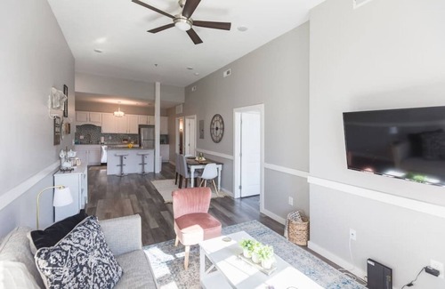 Johnson City Apartment | Stylish 2 Bed Loft in Downtown JC