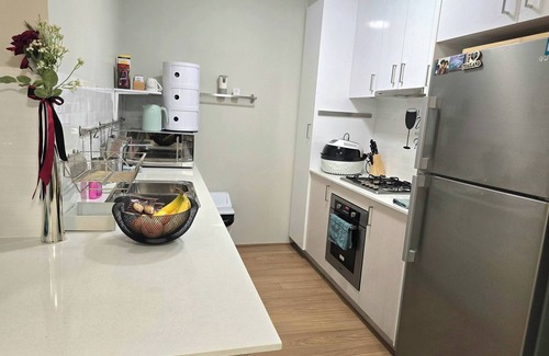 Maddington Apartment | Stylish 2-Bedroom Apartment in Maddington, 15 Minutes from Perth Airport
