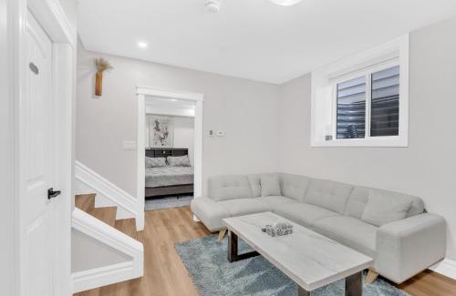 Windsor Apartment | Stylish 2-Bedroom Apartment In Downtown Windsor