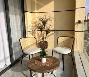 Kilimani Apartment | Stylish 2-Bedroom Apartment with Pool in Kilimani