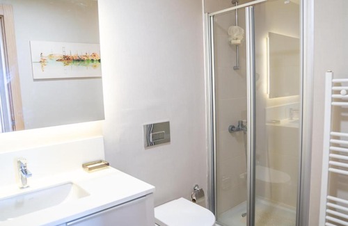 Bagcilar Apartment | Stylish 2 Bedroom Apt with amazing view Pool/Wifi