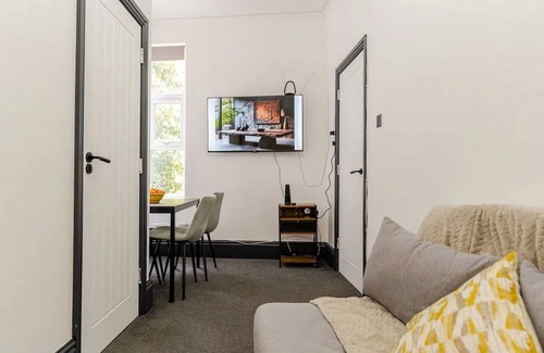 Moseley Apartment | Stylish 2 Bedroom Birmingham Apartment