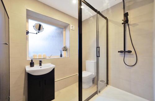 Cavendish Apartment | Stylish 2-Bedroom Flat in Prime London Location