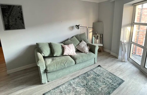 Grand Canal Dock Apartment | Stylish 2 Bedroom Flat in Dublin