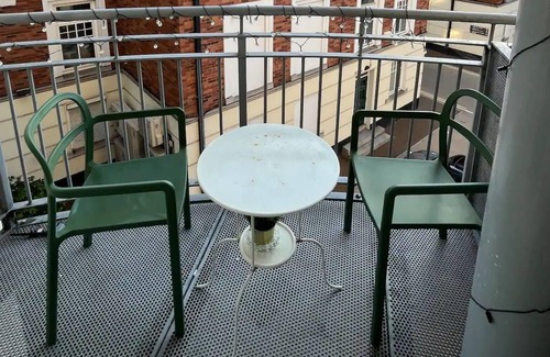 Grand Canal Dock Apartment | Stylish 2 Bedroom Flat in Dublin