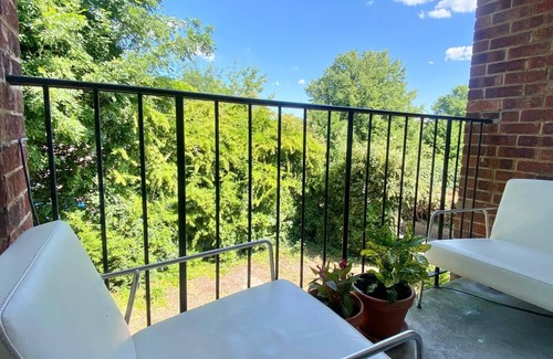 Perry Vale Apartment | Stylish 2-bedroom flat in leafy Forest Hill