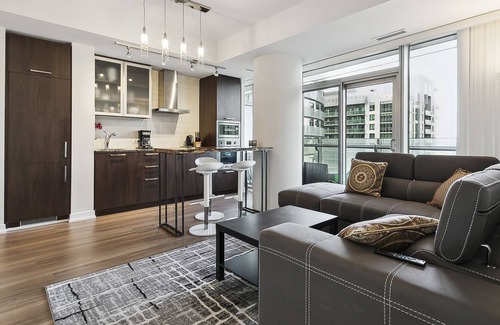 Central Waterfront Condo | Stylish 2 BR 2 Bath Downtown