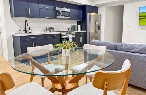 LaSalle Apartment | Stylish 2-BR Basement Suite with Private Entrance