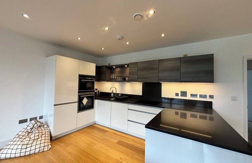 Golborne Apartment | Stylish 2BD Flat in the Heart of Notting Hill