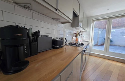 King's Cross Apartment | Stylish 2BD near Kings Cross Station