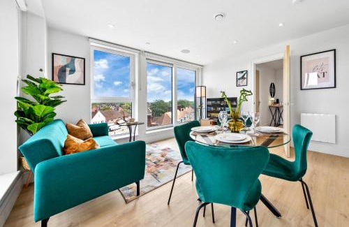 Coombe Hill Apartment | Stylish 2BDR Apartment By Homestyles Hosts Short Lets & Serviced Accommodation Wimbledon With Free Parking & Free WiFi