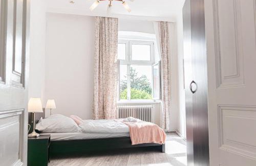 Meidling Apartment | Stylish 2BR Apartment, Near U6 Schöpfwerk