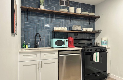 Old Fourth Ward Apartment | Stylish 2BR Apartment with City Views