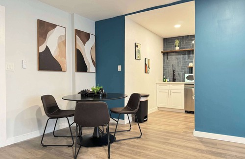 Old Fourth Ward Apartment | Stylish 2BR Apartment with City Views