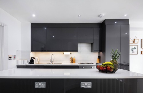 Kings Cross St. Pancras Apartment | Stylish 2BR APT w/Garden by St Pancras International