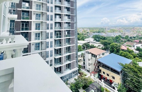 Iloilo Condo | Stylish 2BR Condo in LaFayette Park Square