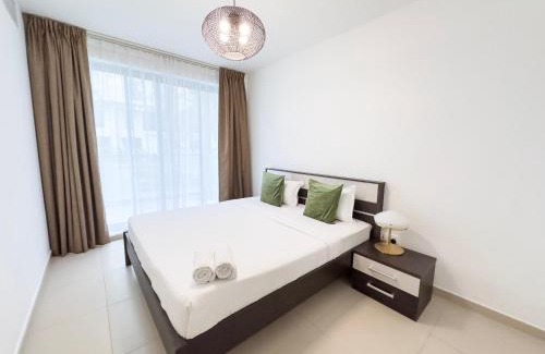 Ras Al Khaimah Apartment | Stylish 2BR Duplex Apartment with Balcony & Access to Pool