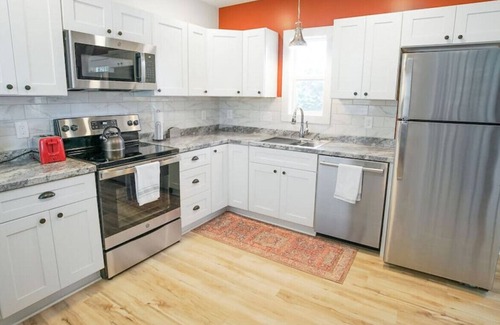 Lynchburg House | Stylish 2BR Home w/ Patio & Free Private Parking!