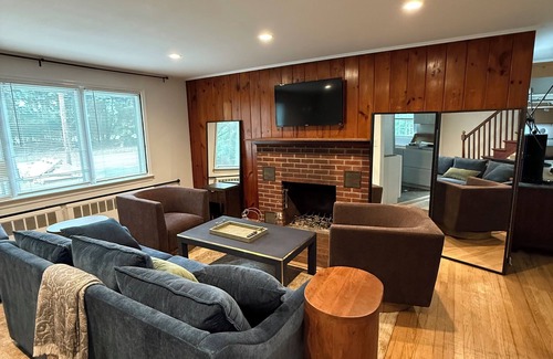 Stony Brook House | Stylish 2BR House Near Stony Brook University and shopping, fully renovated