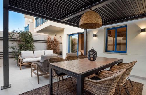 Estepona Apartment | Stylish 2BR in Estepona, Walk to Beach & Old Town