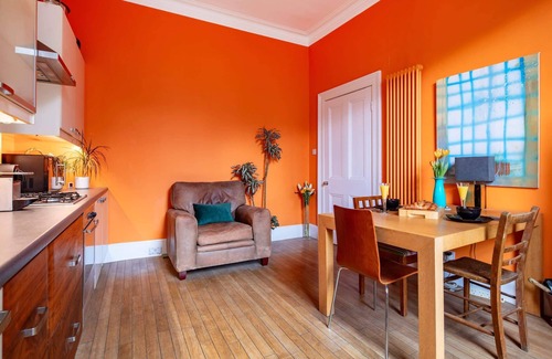 Notting Hill Apartment | Stylish 2BR in Notting Hill Near Portobello Market