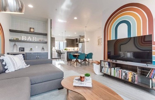 Berkley House | Stylish 2BR Retreat! Rooftop Views & Cozy Vibes!
