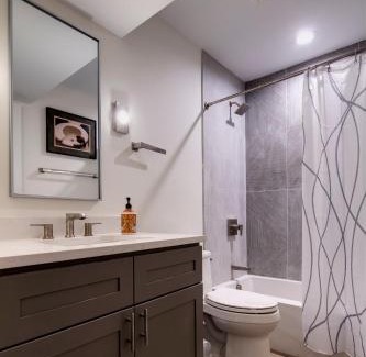 West Town Apartment | Stylish 2BR stunner in unbeatable location