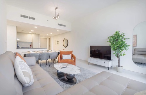 Dubai Apartment | Stylish 2BR with Amazing Pool View in Taya