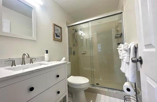 Lakeland Villa | Stylish 3/2 getaway! Near Theme Parks!