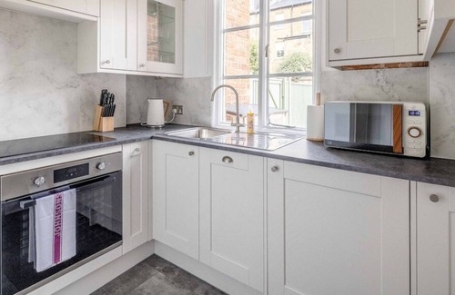 Windsor House | Stylish 3 BED | Central Windsor