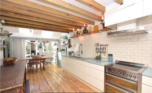 Bermondsey House | Stylish 3 bed house with parking in Bermondsey, SE1