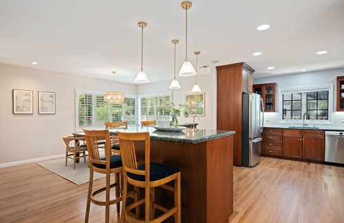 West Mesa House | Stylish 3 bedroom Mesa Retreat with Warm Interior Design & Spacious Patio