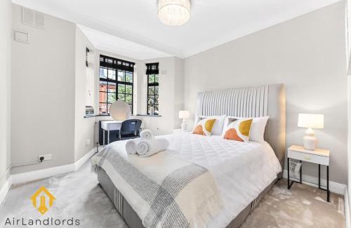 Belsize Apartment | Stylish 3-Bedroom Flat in Belsize Park Perfect for Families Business Trips!