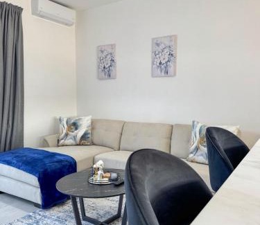Karibib Apartment | Stylish 3 Bedroom Group Stay