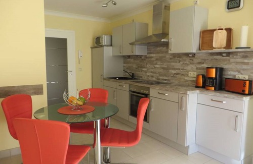 Borgerende Apartment | Stylish 3 rows App. up to 4 people + Toddler + wifi, 250 m to the Baltic Sea