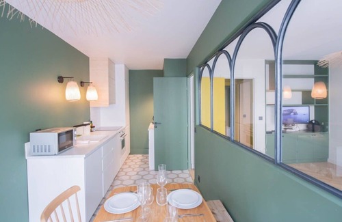 Quartier de l'Ecole-Militaire Apartment | Stylish 3BD for 10 guests next to Invalides!