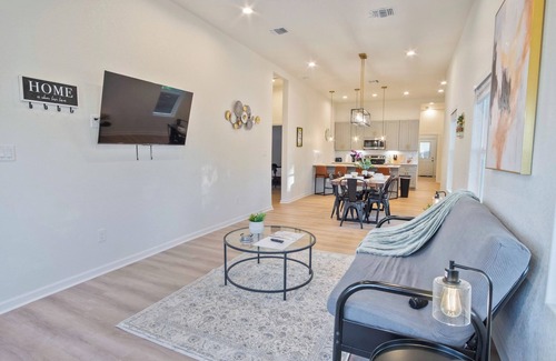 Denver Heights House | Stylish 3BR/2BA Urban Retreat Near Lively Downtown