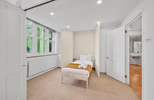 East Walworth Apartment | Stylish 3BR 3BA Flat Walk to West End & Covent Garden in Minutes